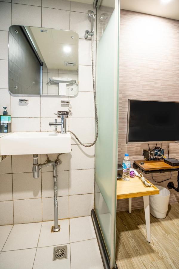 The Cole Hotel Taipei Extérieur photo